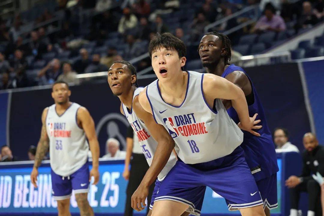 运动员在比赛中克服困难开创局面