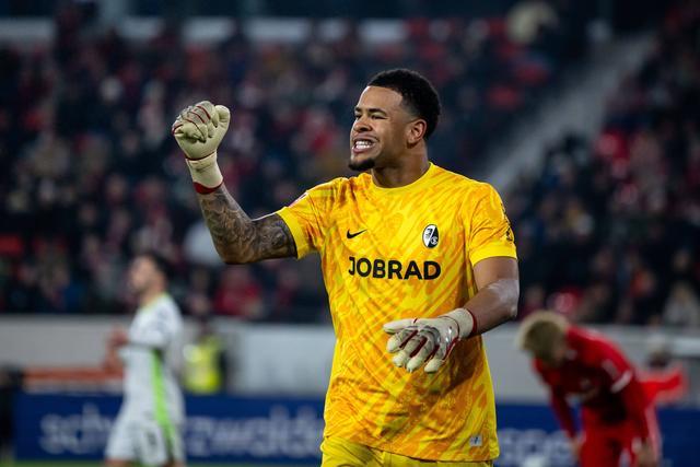 包含弗赖堡主帅表示球队已备战克星对手的词条