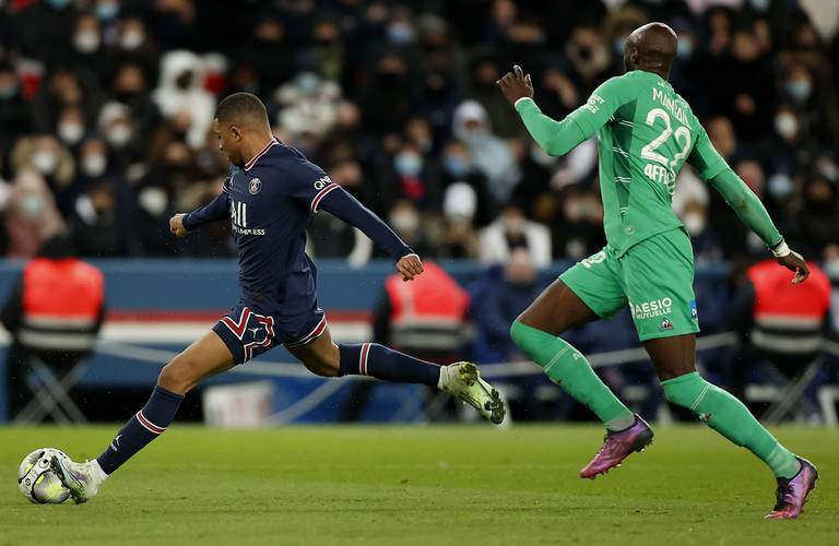 圣艾蒂安与摩纳哥激战，胜负难分