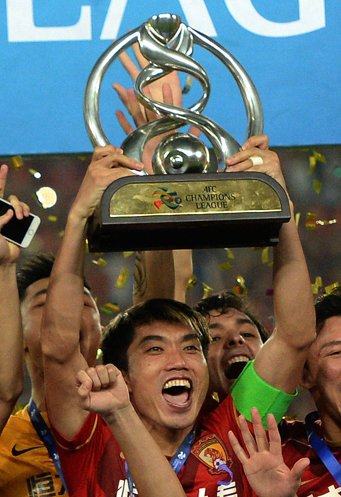 包含西亚球队在世界级篮球赛事中表现出色，为国争得胜利的词条