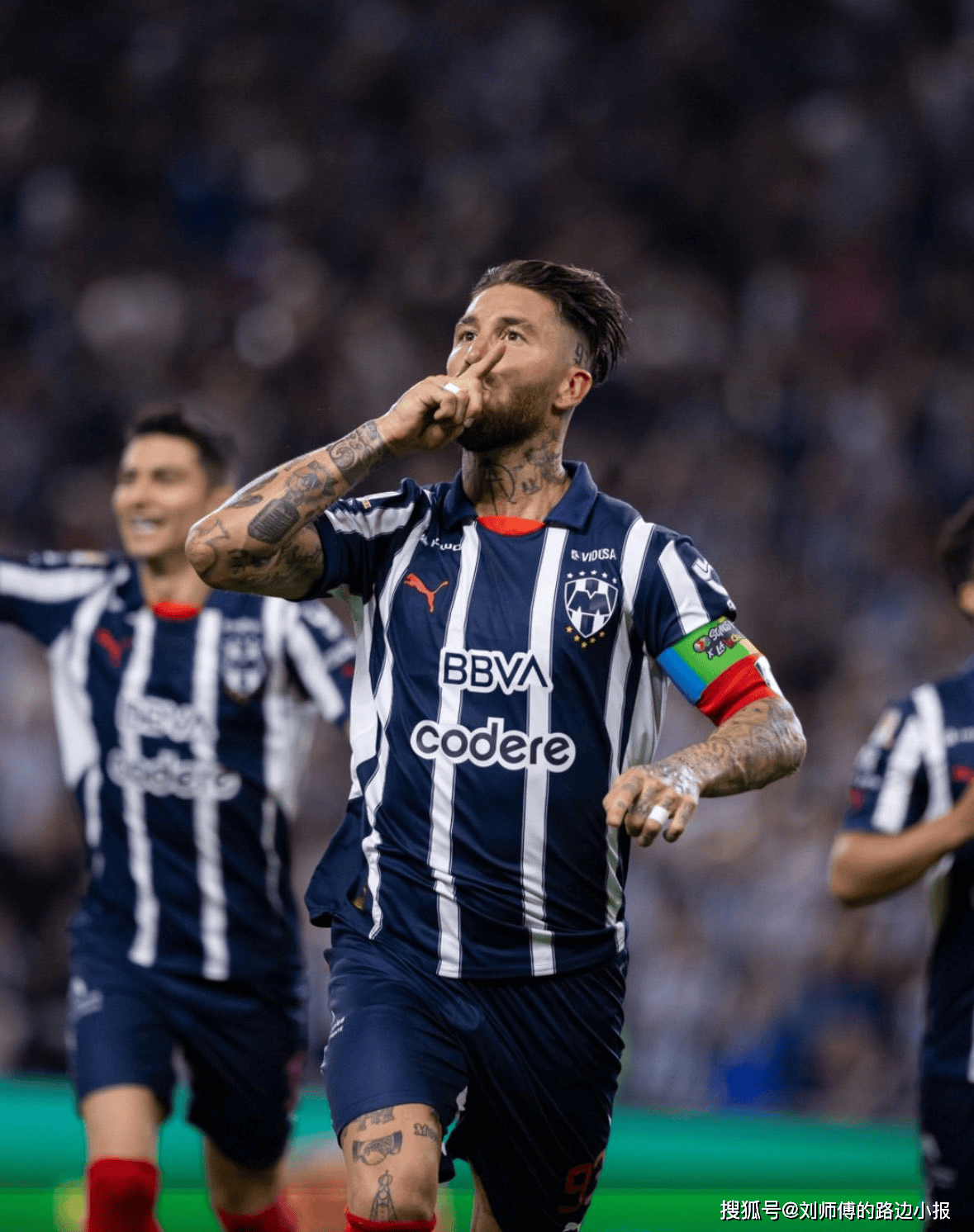 墨西哥队准备迎战欧洲杯预选赛，士气高涨