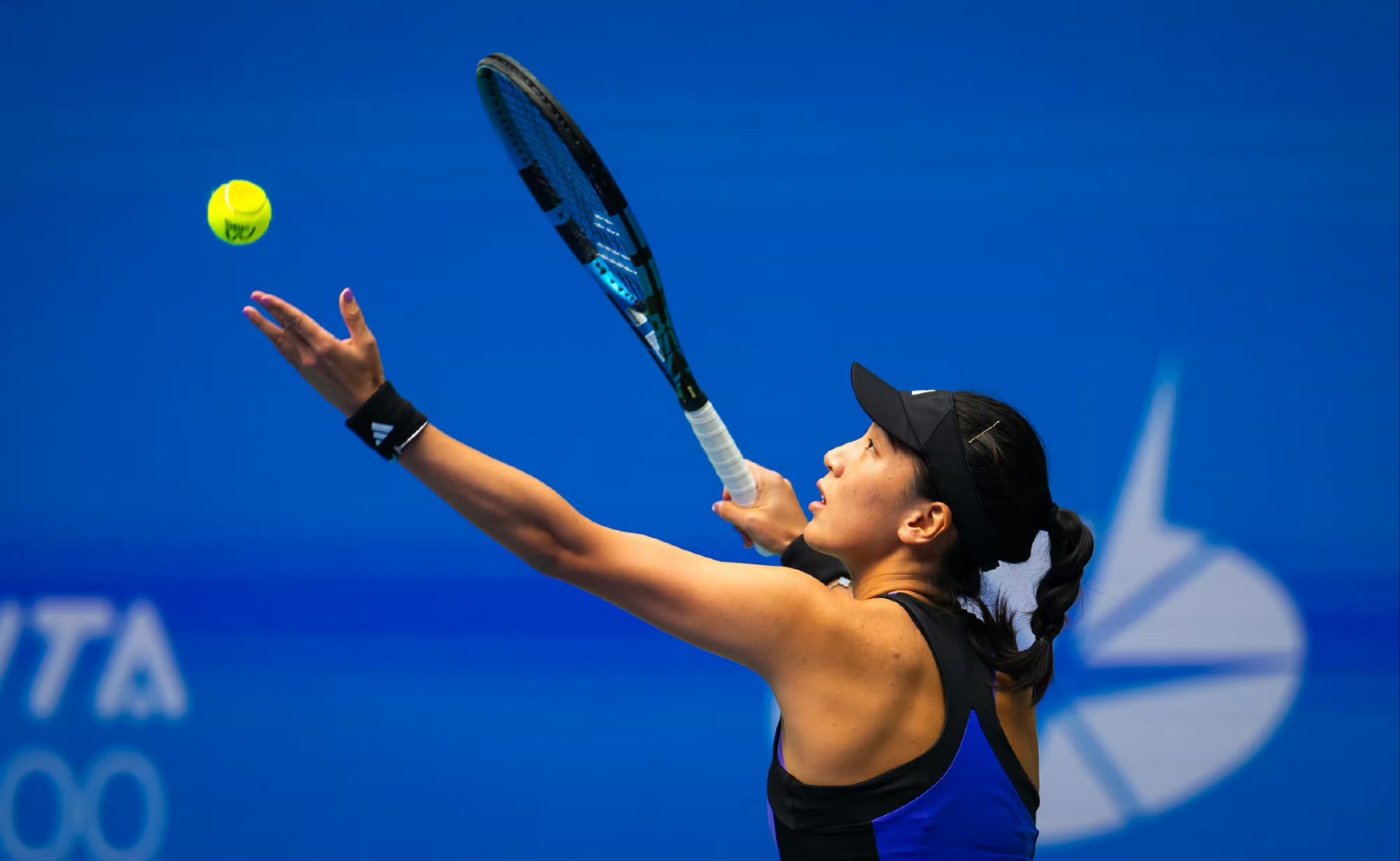 巴利亚多利突破对手防线，取得关键胜利