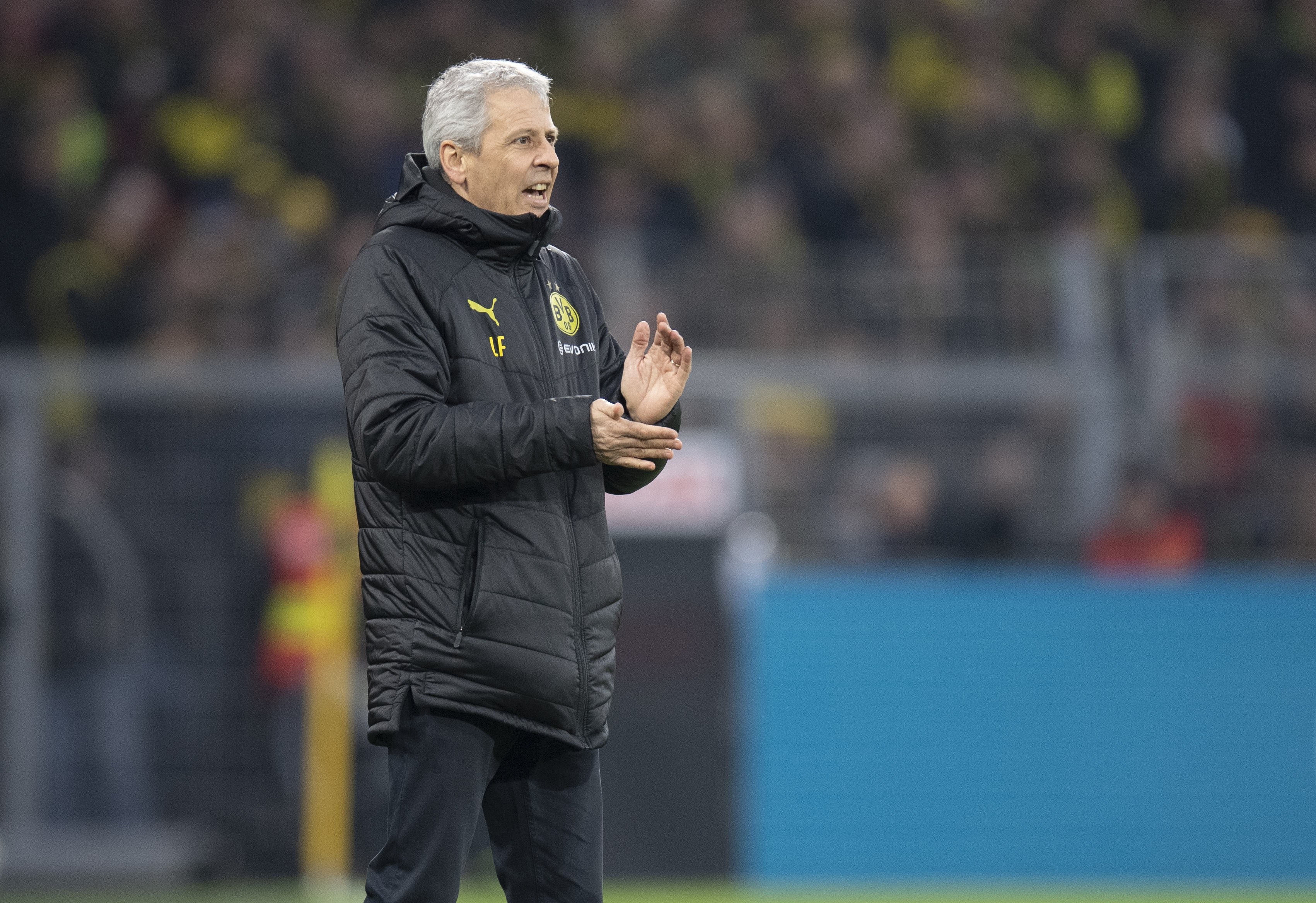 杜塞尔多夫队长富有激情，带领球队取得连胜