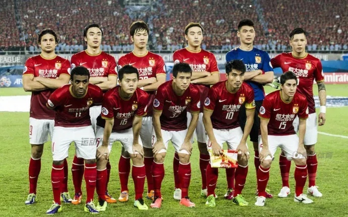 爱游戏APP-恒大主场战平，球队表现令人期待