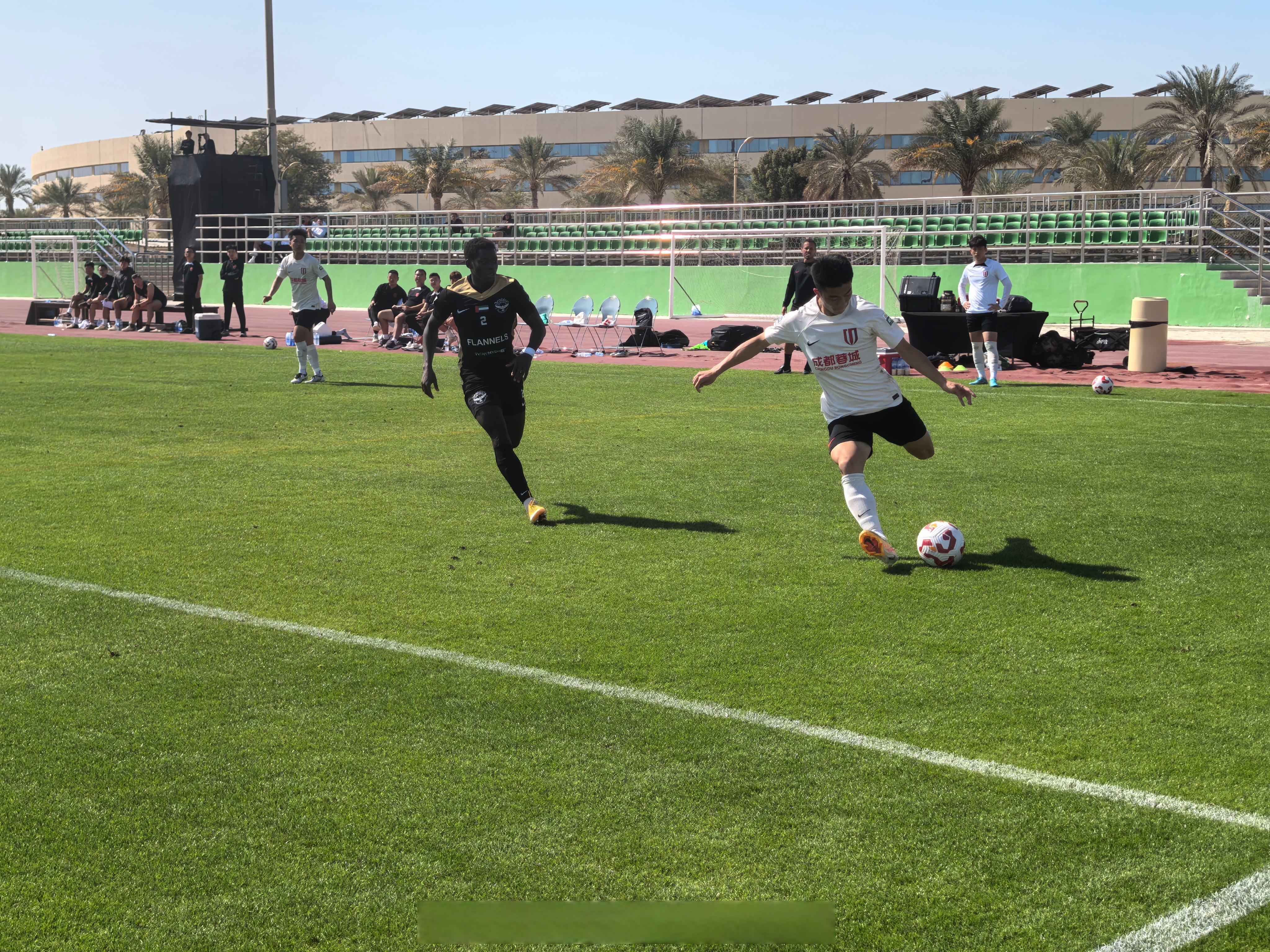 阿联酋俱乐部球员备战南亚强队