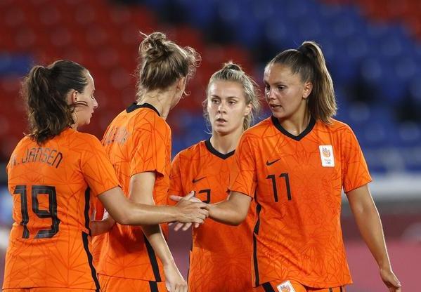 瑞典女足以2-0击败泰国队，成功晋级八强