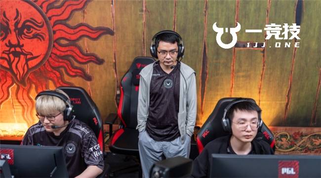 关于DK鏖战G2，Xiaohu完成史诗逆转宿敌对决四强赛，技惊四座的信息