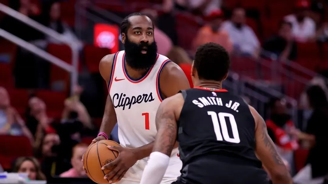 爱游戏官网-火箭小胜快船晋级季后赛半决赛