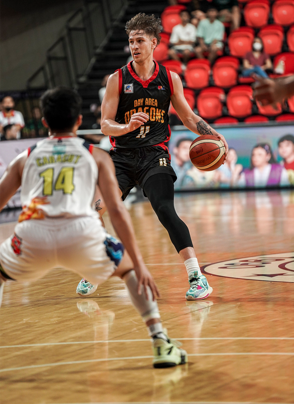 澳大利亚队在篮球赛场上展现出色 澳大利亚队在篮球赛场上展现出色