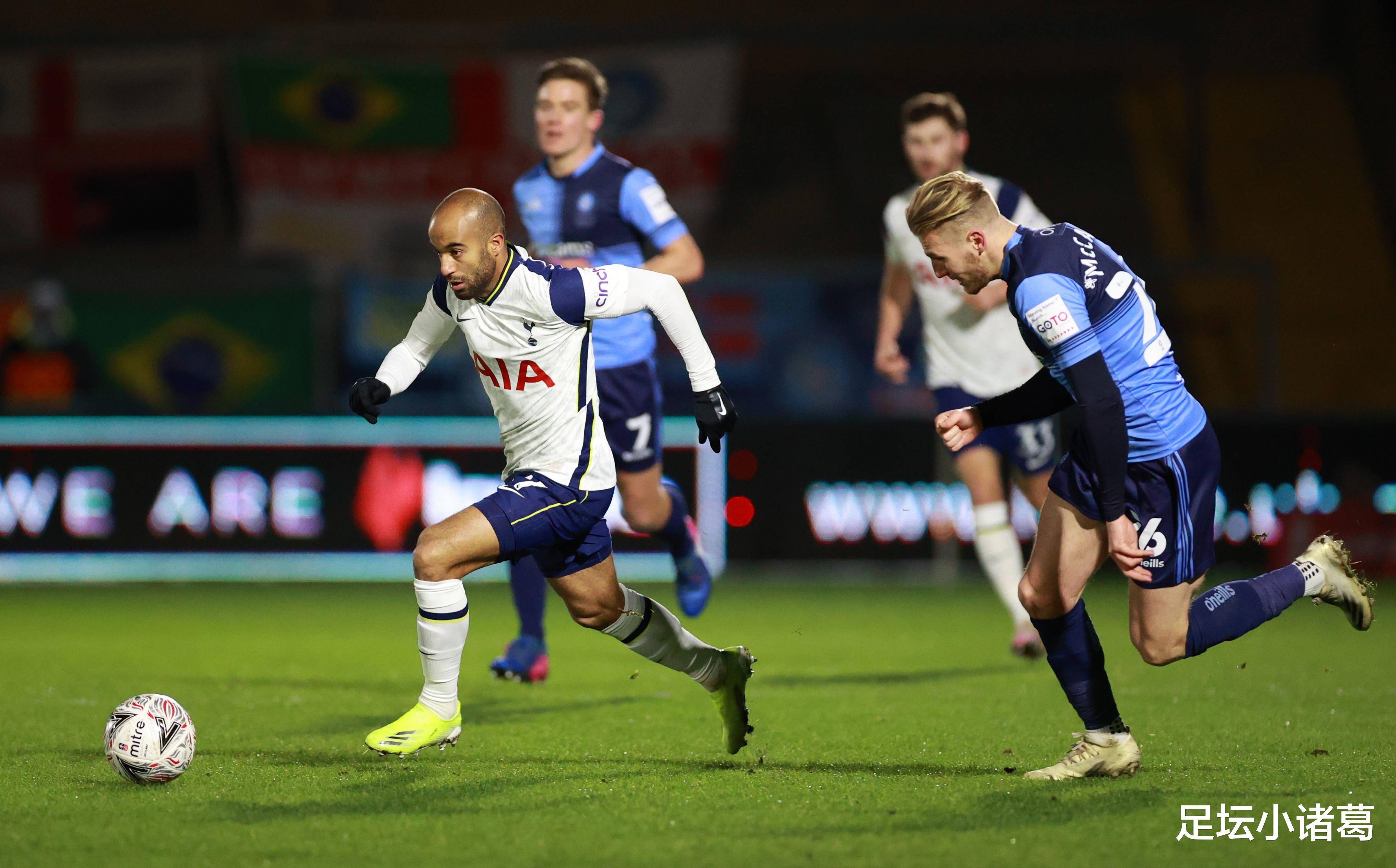 国内足球联赛纷繁复杂，胜负难分预测