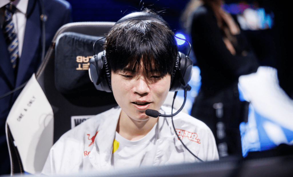 NS轻取FLY,Deft开启传奇时刻焦点之战小组赛,锁定晋级资格 NS轻取FLY,Deft开启传奇时刻焦点之战小组赛,锁定晋级资格