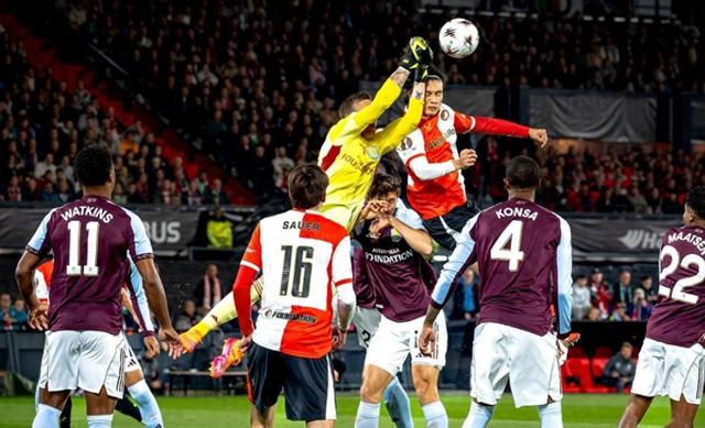 守门员壁垒，助球队零封对手