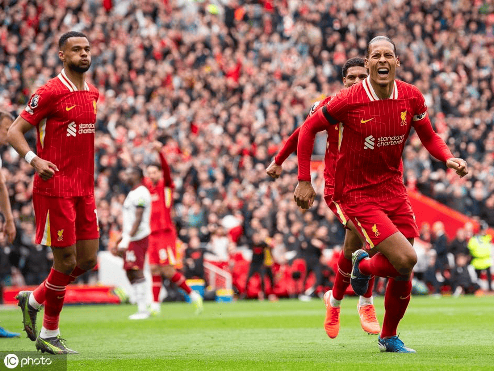 利物浦遭遇西汉姆,球队面临强敌考验 利物浦遭遇西汉姆,球队面临强敌考验