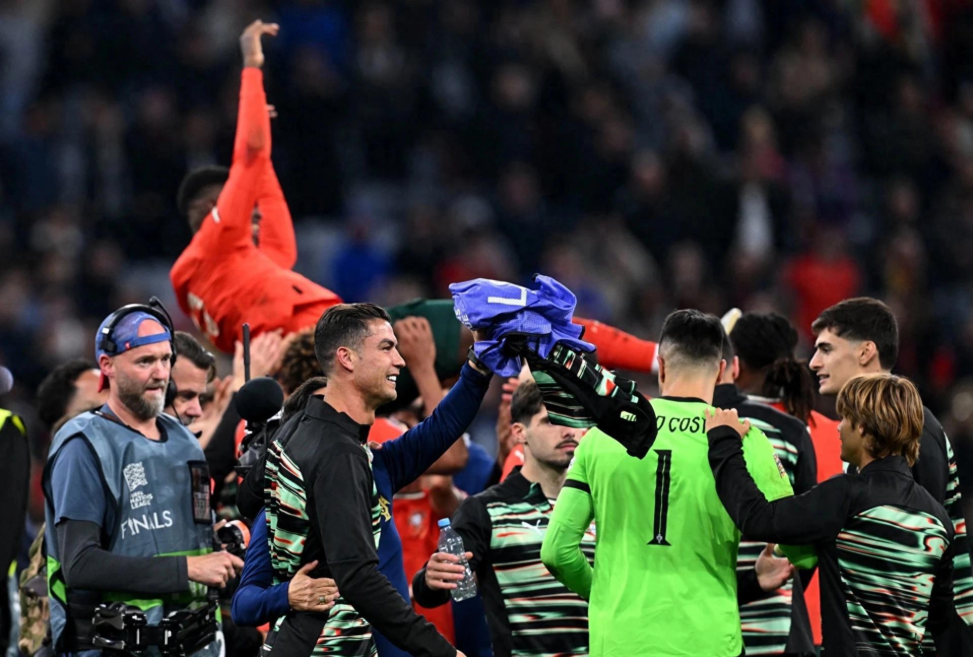 欧国联赛火爆揭幕，球场激情四射