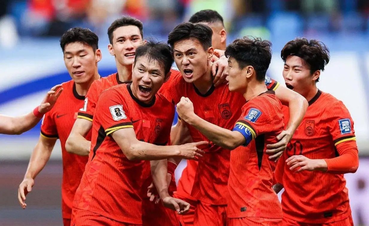 球队团结一致,全面战胜对手取得胜利 球队团结一致,全面战胜对手取得胜利