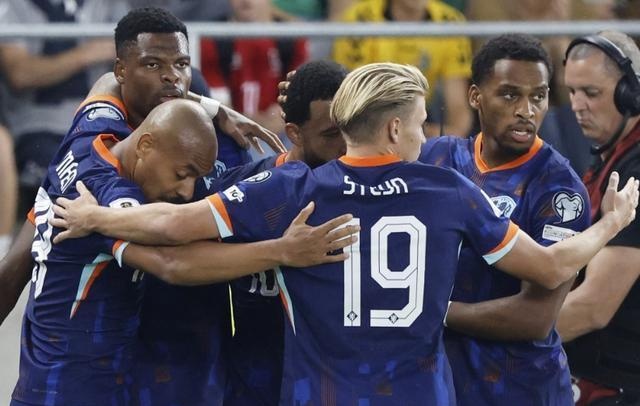 荷兰选手夺冠，赢得观众掌声