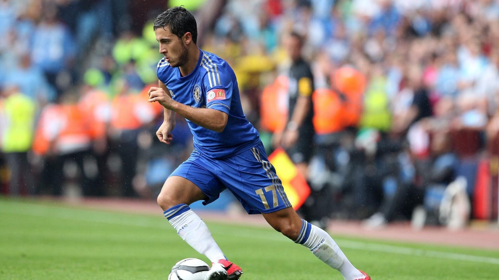 三足鼎立，迈凯伦鏖战红牛，勒克莱尔点燃混战新格局